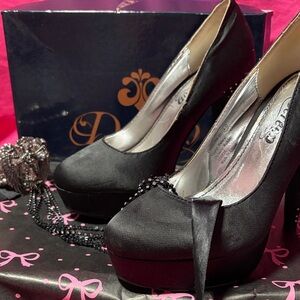 Dereon Black Satin Platform Heels